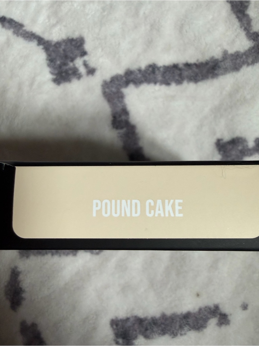 HUDA Beauty Easy Bake and Snatch in Pound Cake - Picture 3 of 4
